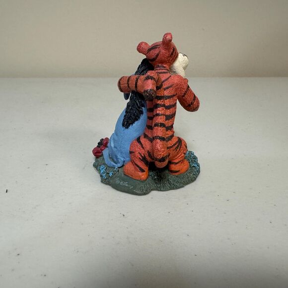 Vtg Disney Simply Pooh So This Is What Smiling Feels Like Eeyore Tigger Figurine - Picture 3 of 8